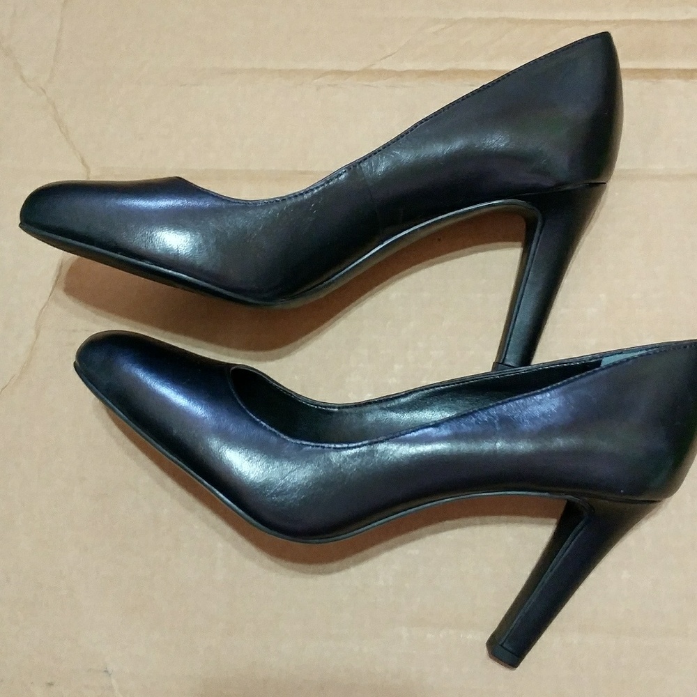 Franco sarto black pump